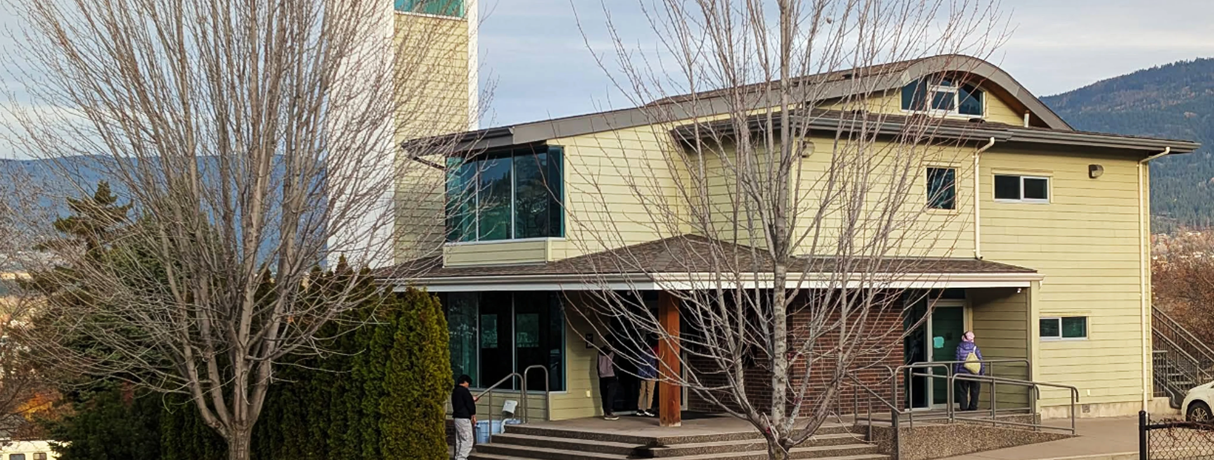 Exterior view of Vernon Mosque & Islamic Centre Vernon building